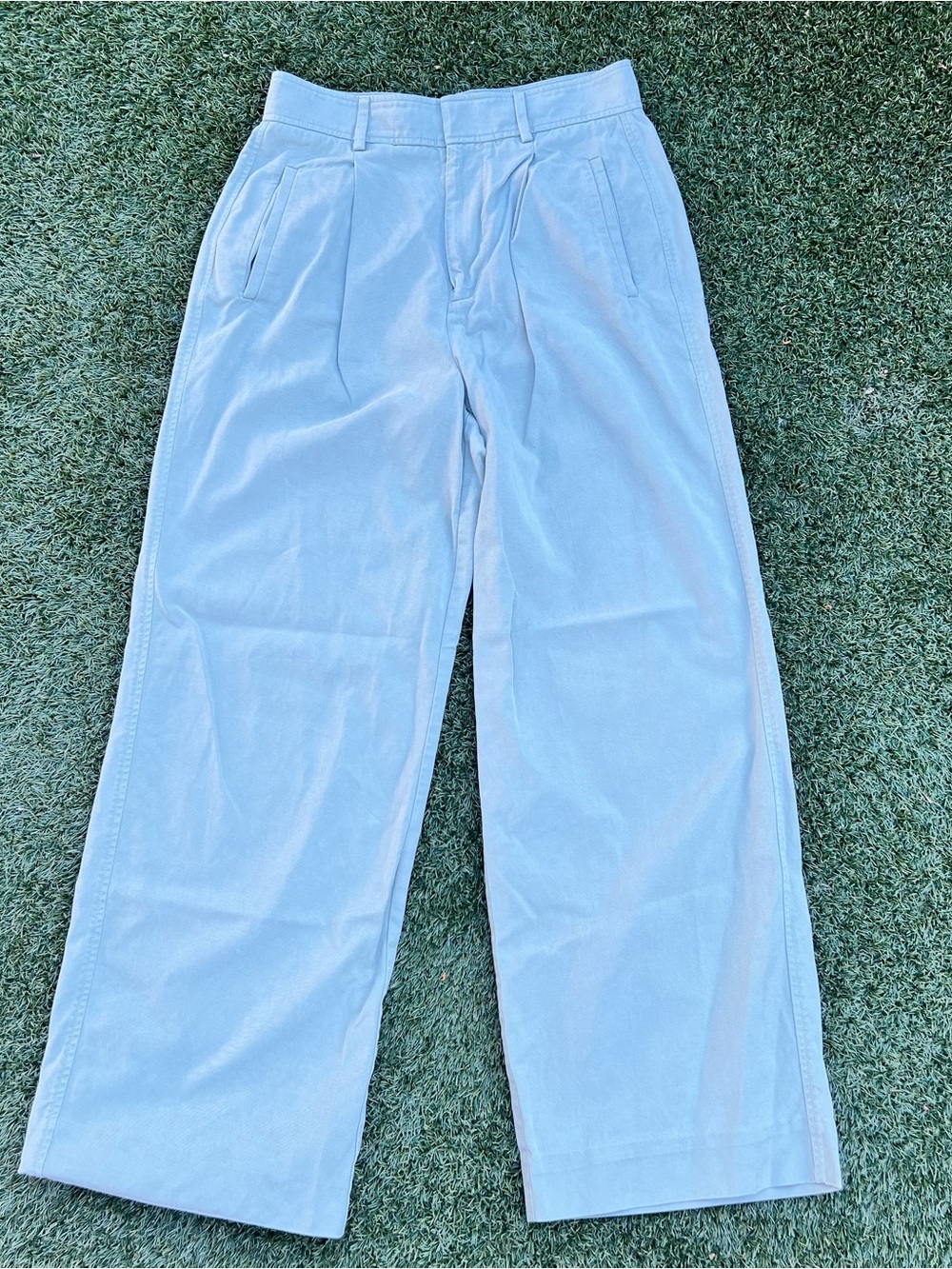 Everlane The Cotton Way high
Taper Pant Sage Green size 4S